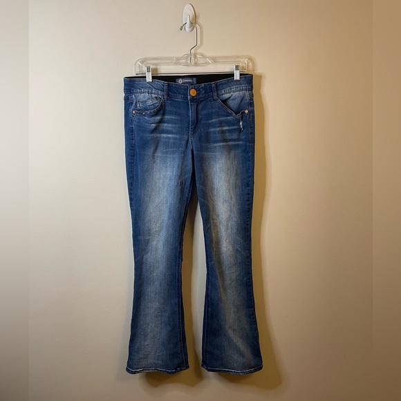 Democracy Denim - Democracy Jeans Kathryn “Ab”Solution Itty Bitty Bootcut Jean